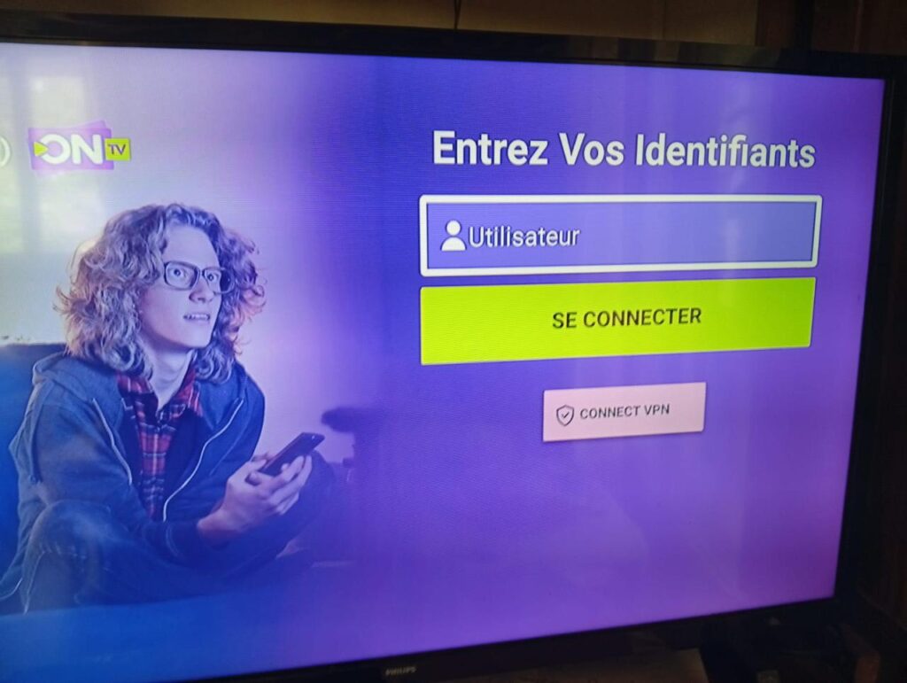 Écran de connexion de l’application Atlas Pro sur un téléviseur